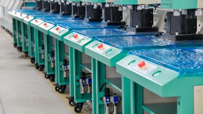 長江超聲波焊接機焊接時間不穩(wěn)定？靈科超聲波團隊四步解決！